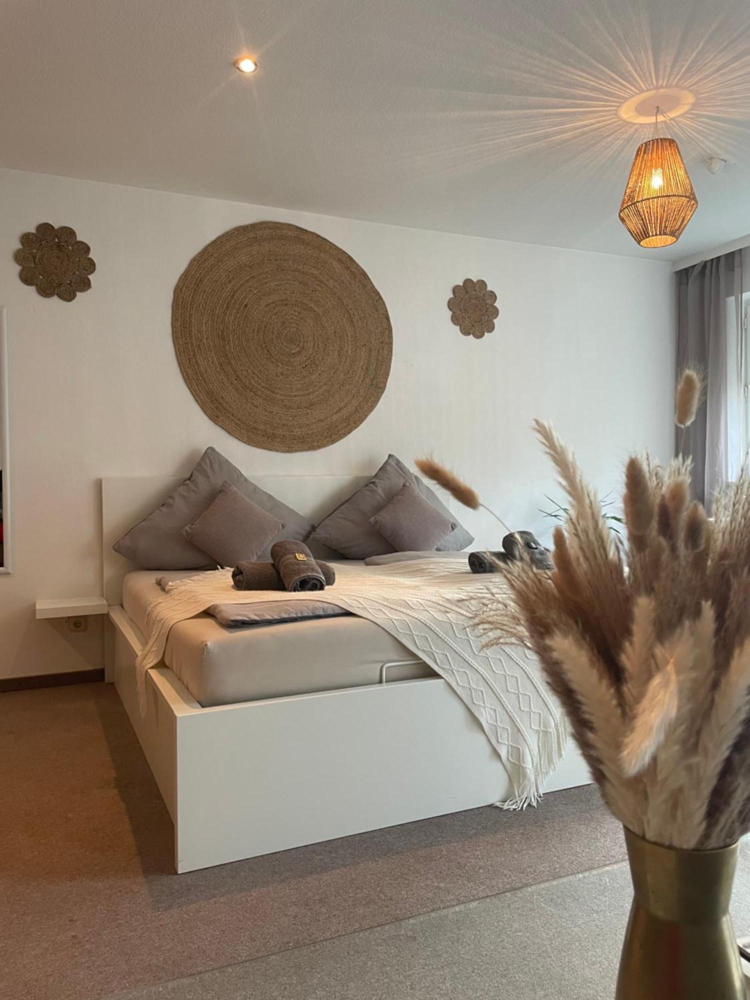 Kingsize Bett Boho Apartment Mit Tiefgarage Naehe Salzburg Freilassing Exteriör bild