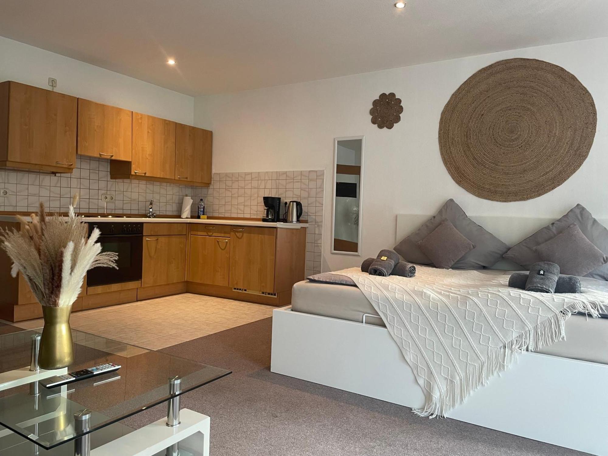 Kingsize Bett Boho Apartment Mit Tiefgarage Naehe Salzburg Freilassing Exteriör bild